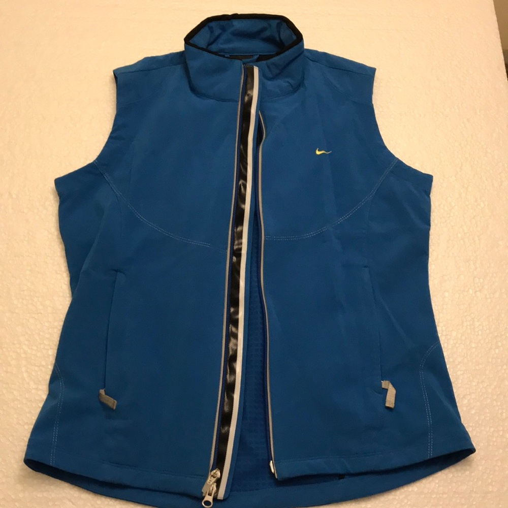 Nike Sphere Pro Women’s Sport Vest Outerwear